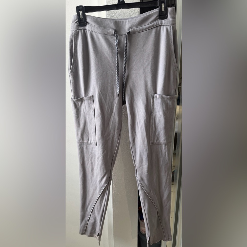 Jaanuu Women’s Light Gray Cargo Pants